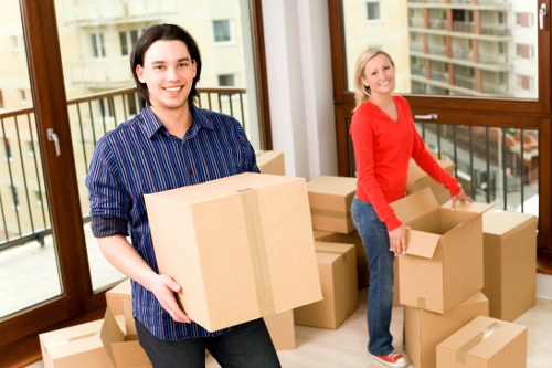 Local movers planning a flat move in Rotherhithe